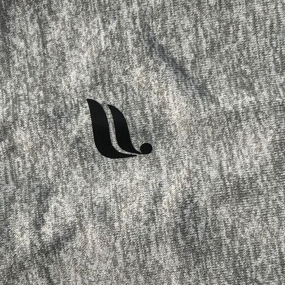 Fabletics Size X-Large Gray Training Day Shirt Athletic Running Stretch Workout - Picture 5 of 6